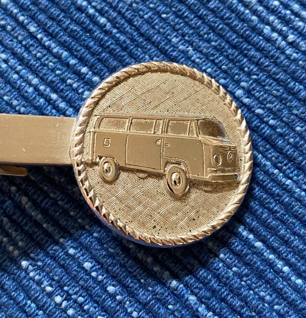 Vintage VW Volkswagen Bus Tie Bar Clip 106B